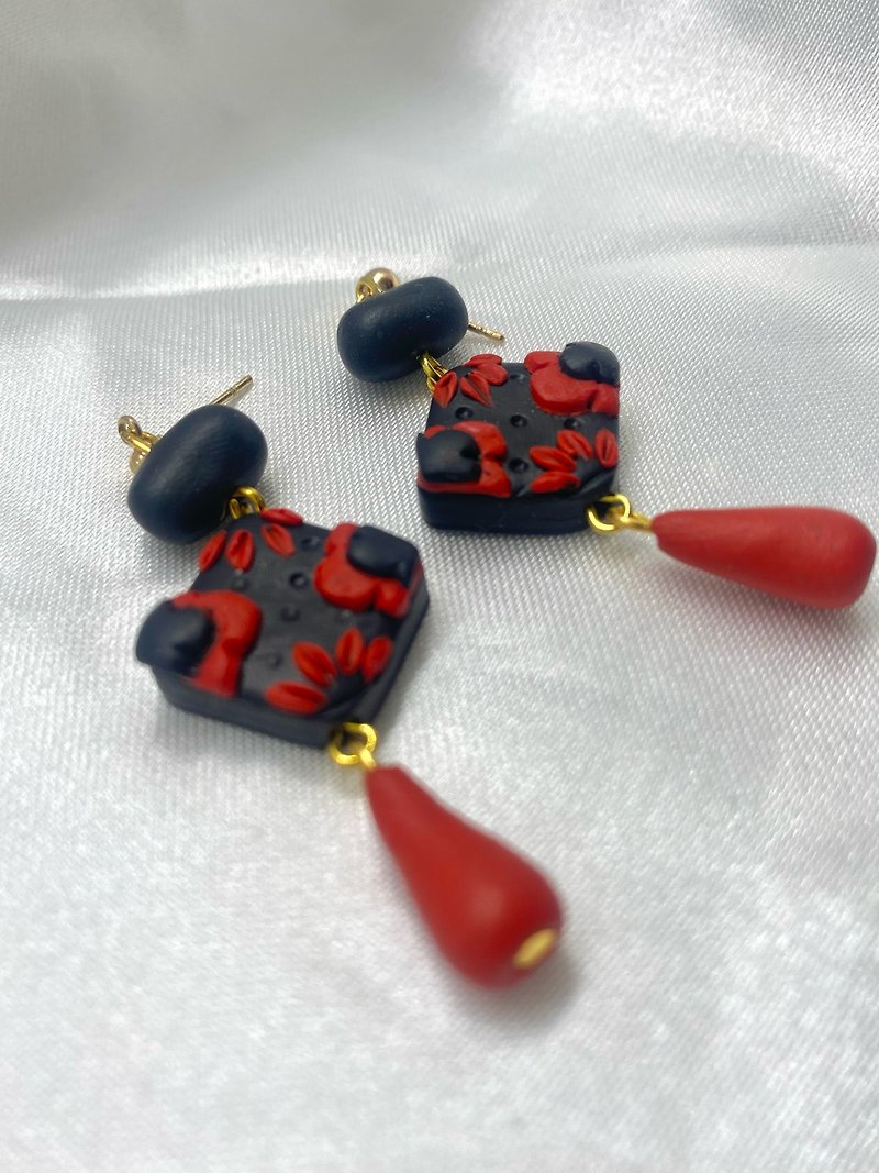 Black and red classy polymer clay earrings - Earrings & Clip-ons - Pottery 