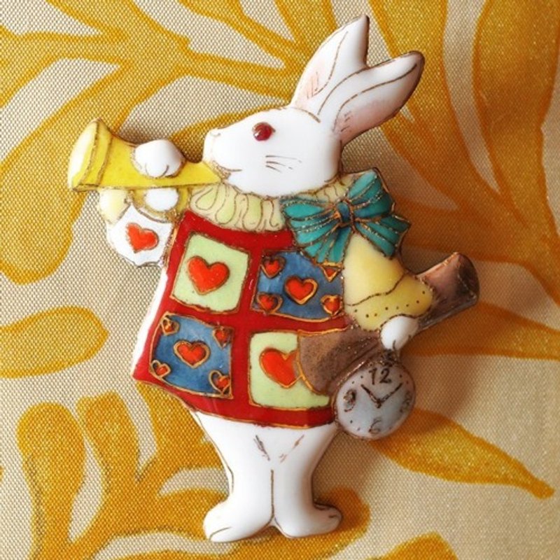 Alice in Wonderland - Rabbit - Large B cloisonné brooch - เข็มกลัด - โลหะ ขาว