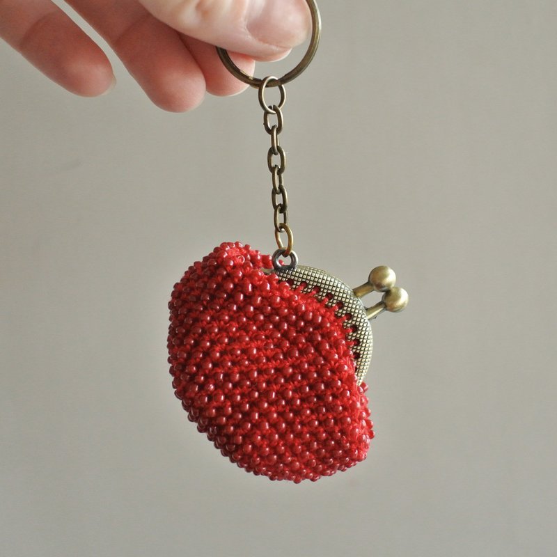 Red coin purse, crochet purse, small wallet, beaded clasp purse,  keychain - กระเป๋าใส่เหรียญ - วัสดุอื่นๆ สีแดง