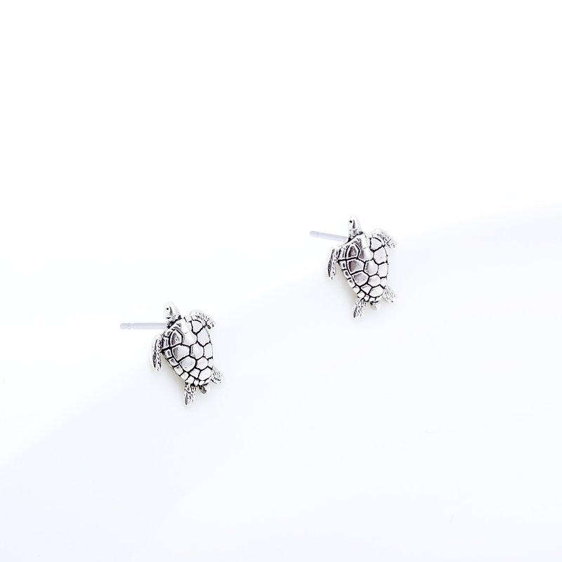 Cute Turtle s925 sterling silver earrings Birthday Day gift - ต่างหู - เงินแท้ สีเงิน