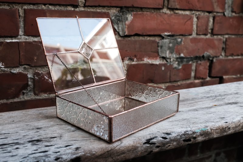 Carrying | Begonia flower glass jewelry box (excluding inner box) - ของวางตกแต่ง - แก้ว สีใส