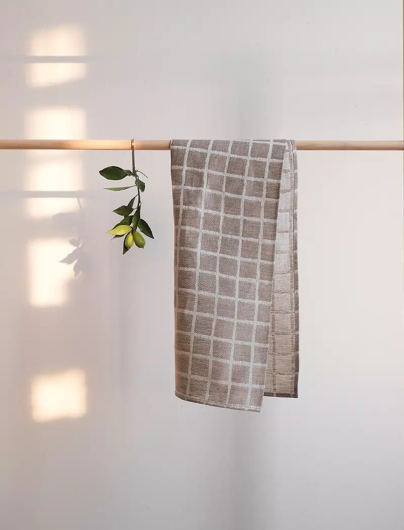 Nordic style design – square tea towel, coffee RUTIG WOVEN TEA TOWEL, BROWN