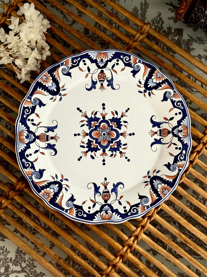 40739- Stunning French antique Rouen hand-painted decorative art style plate 26c - จานและถาด - เครื่องลายคราม 