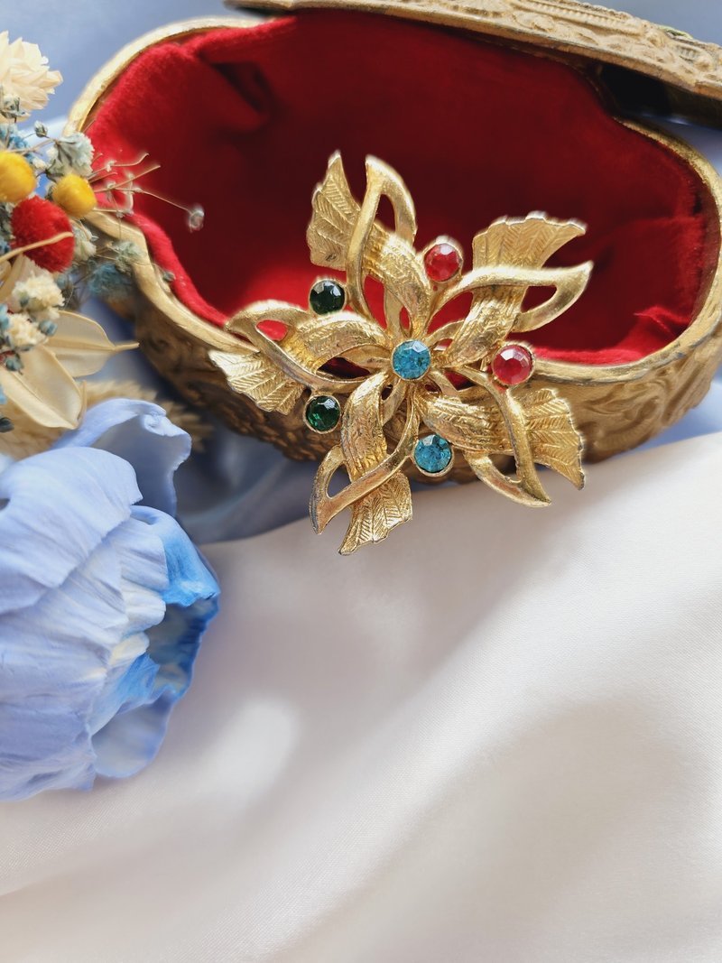 金色緞帶鏤空葉彩色萊茵復古胸針/vintage西洋古董飾品 - 胸針 - 其他金屬 