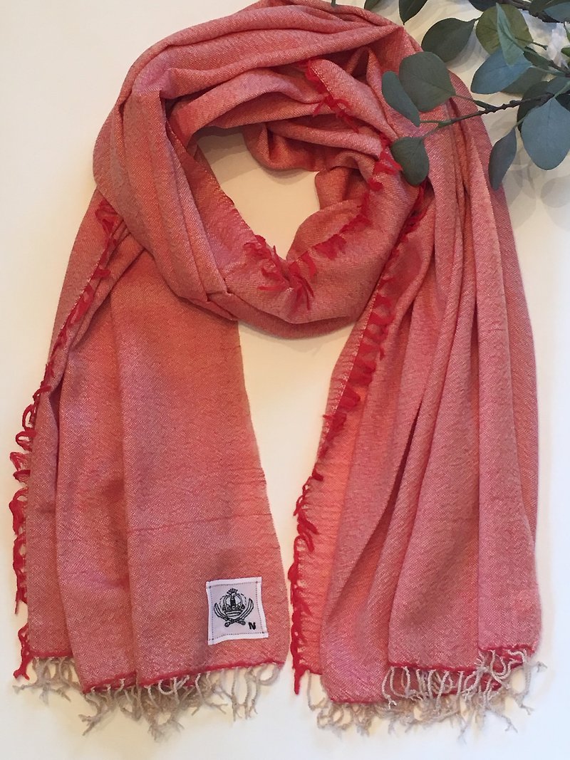 １００％カシミヤ　手織り　赤Xオフホワイト　ショール - スカーフ - その他の素材 レッド