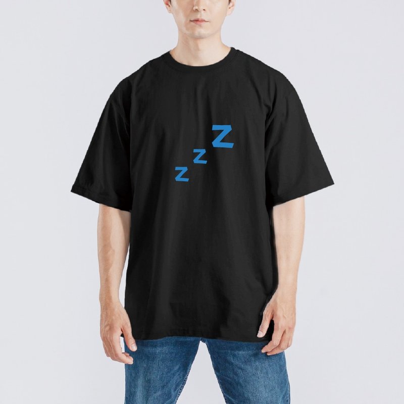 ZZZ 睡覺 符號 社畜 衣服 寬版 T恤 童裝 涼感衣 吸濕排汗衣 黑T - 男 T 恤 - 棉．麻 多色
