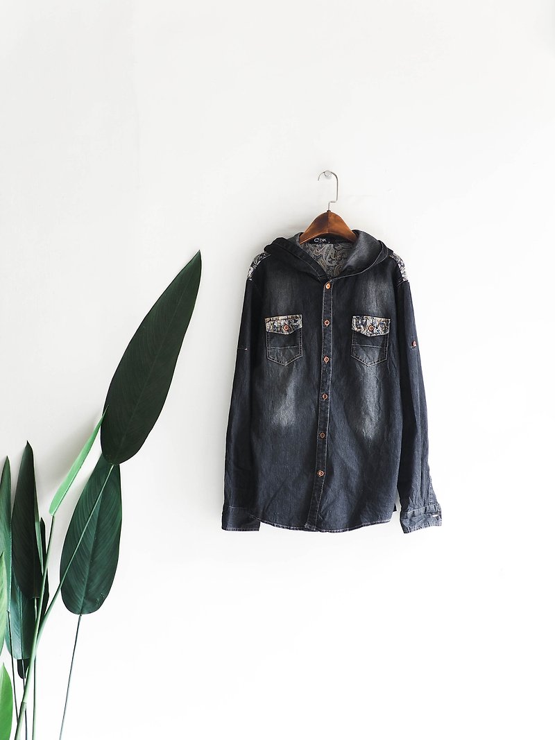 大阪の古典的な黒のフード付きのブラシの色の若者のログアンティークコットンデニムシャツジャケットコートシャツ - シャツ・ブラウス - コットン・麻 ブラック