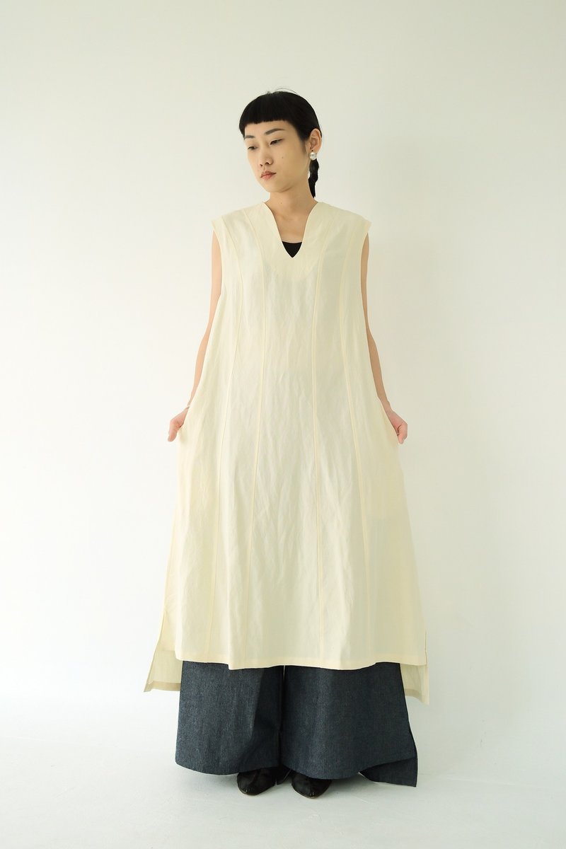 川 衣 WEAR BEING  蠶絲拼接裁片背心洋裝  奶油白 - 背心/無袖上衣 - 絲．絹 白色