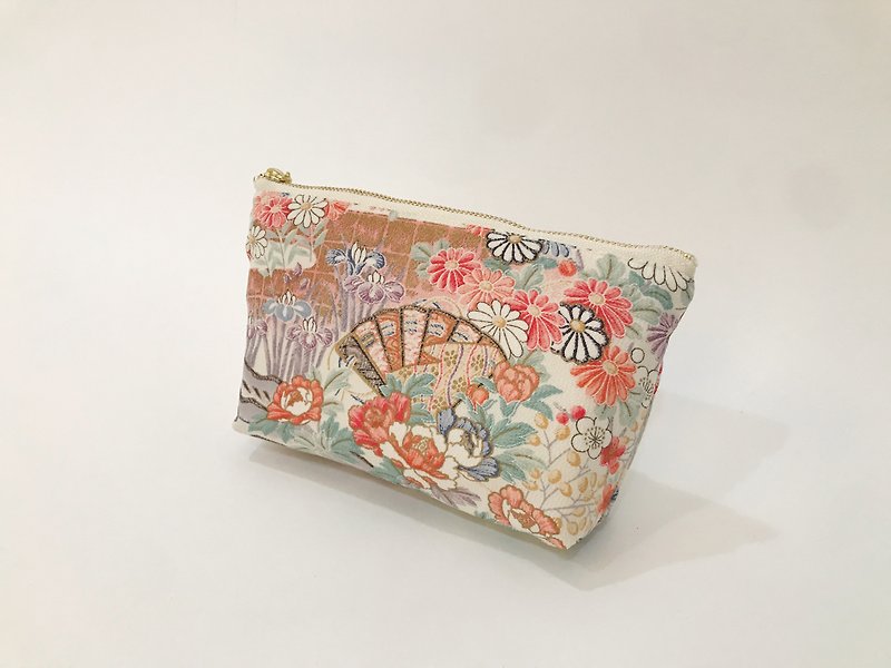 Kimono pouch Using antique silk kimono # 2 - Toiletry Bags & Pouches - Silk White