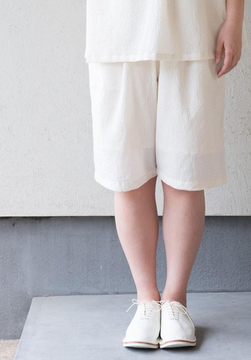 Organic Cotton Half pants with front tuck & pocket 【Silk mixed crepe】 - กางเกงขายาว - ผ้าฝ้าย/ผ้าลินิน 