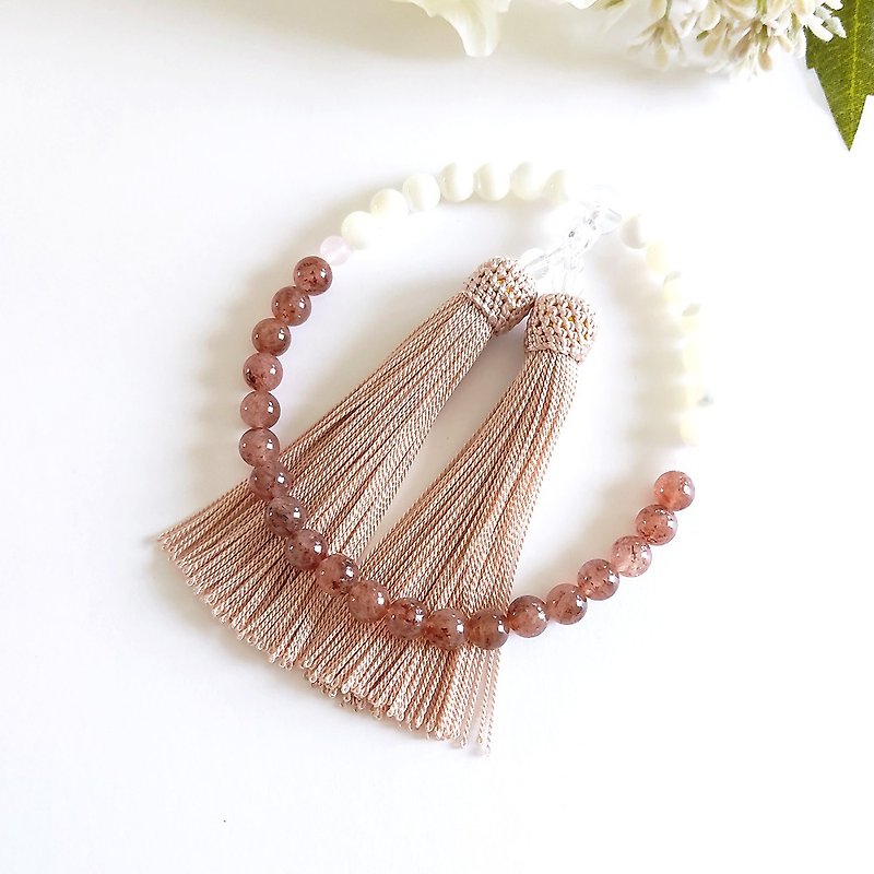 [For women/main ball 8mm] White pearl shell and natural stone, bicolor prayer beads, abbreviated prayer beads/Haizakurabo - Bracelets - Semi-Precious Stones Pink