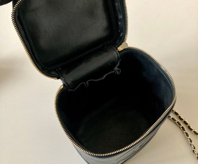 *完売必至の限定レザーポーチ!*【CHANEL】ポーチ クラッチバッグ 希少・新デザイン登場】CHANEL☆ポーチ☆クラッチバックにも