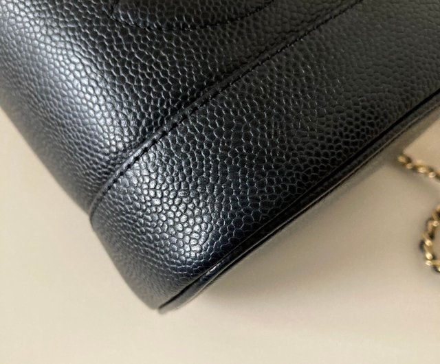 希少 中古 シャネル ブラック キャビア レザー 箱 化粧ポーチ