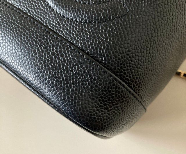 希少 中古 シャネル ブラック キャビア レザー 箱 化粧ポーチ