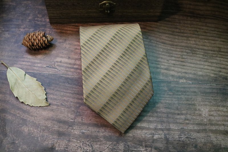 黃色細條紋紳士真絲領帶商務正裝necktie - 領帶/領帶夾 - 絲．絹 黃色