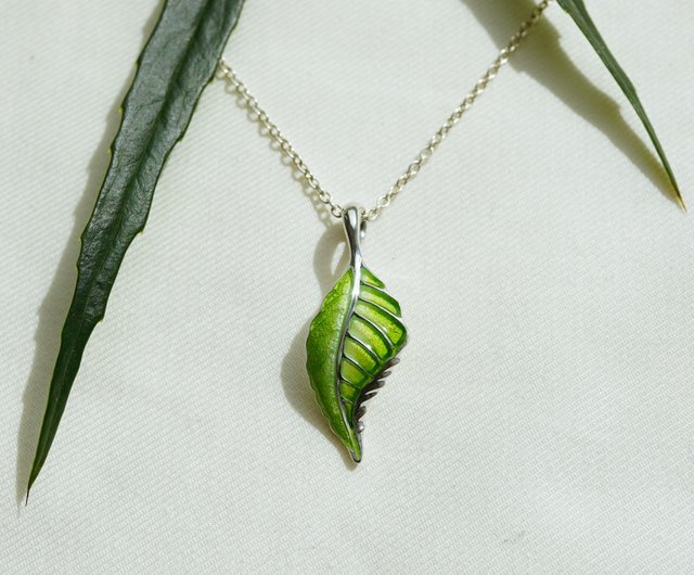 エナメルネックレス ぶなの葉 - ショップ Atelier Musubiba ネックレス