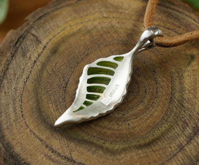 エナメルネックレス ぶなの葉 - ショップ Atelier Musubiba ネックレス