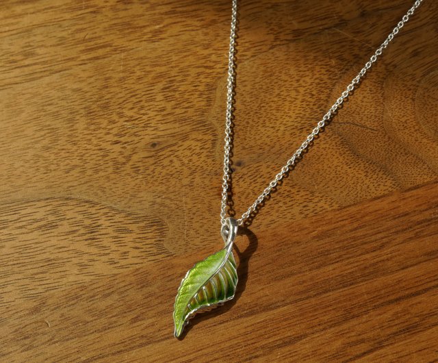 エナメルネックレス ぶなの葉 - ショップ Atelier Musubiba ネックレス