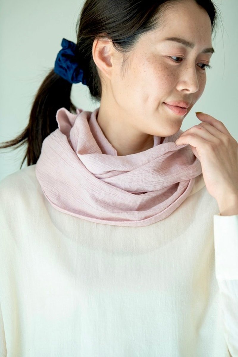【シャクヤク染め】Organic Cotton 楊柳生地　夏のコンパクトスカーフ - 絲巾 - 棉．麻 粉紅色