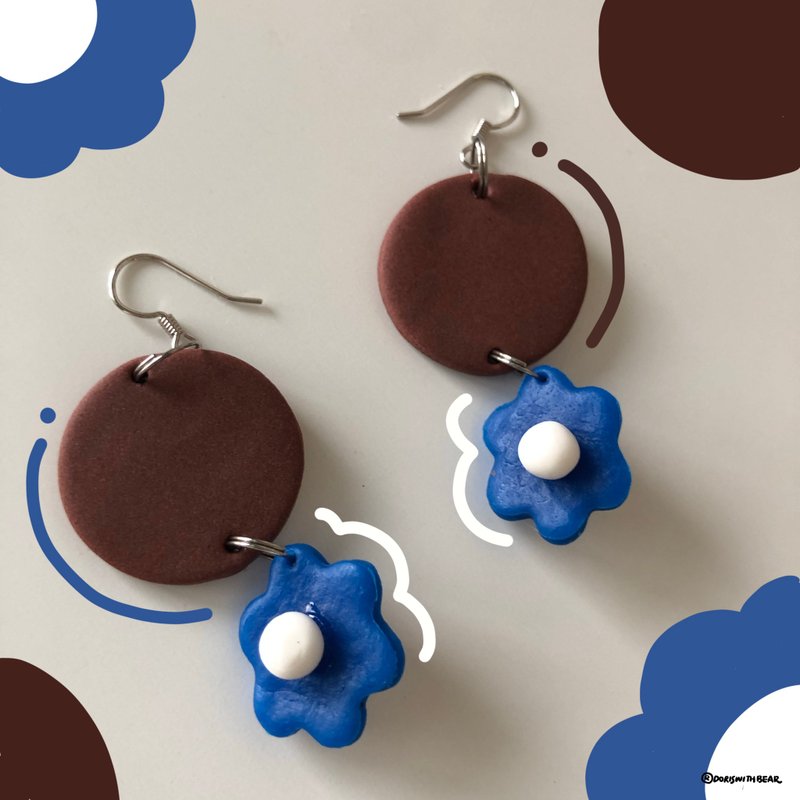 ブルーベリーチョコレートフラワー - ピアス・イヤリング - 粘土 ブラウン