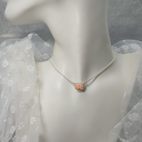 珊瑚ホワイト×ベビーピンク 彫刻デザイン ネックレス美品 希少 珊瑚ホワイト×ベビーピンク 彫刻デザイン ネックレス美品 希少