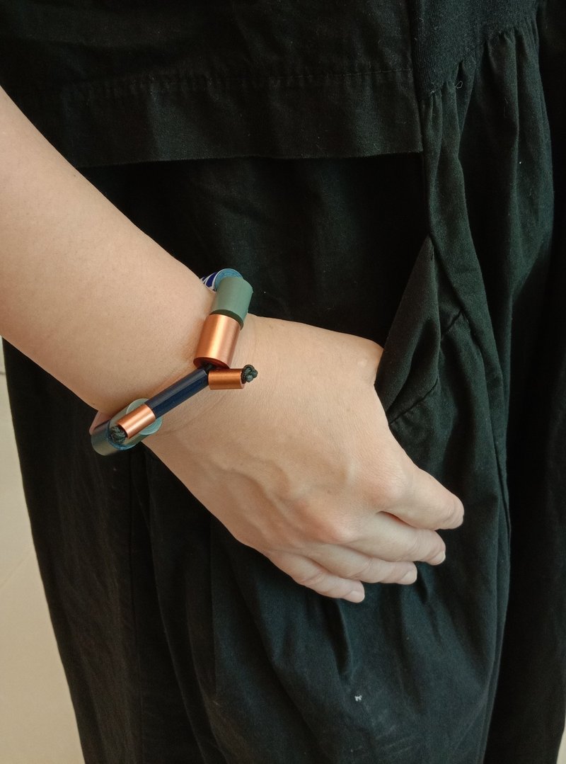 New Fashion Beaded Handmade Paper Bracelet_Arabic Geometric Design_Lightweight and Stylish - Bracelets - Paper Gold