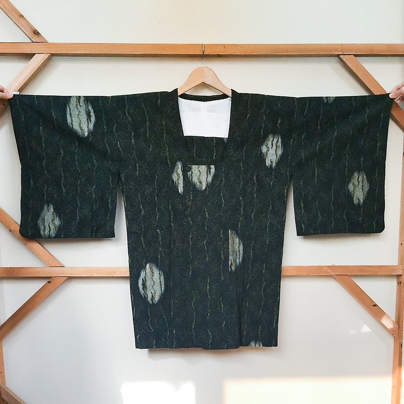 Kimono / Black Michiyuki (Irregular Dots) - Women's Casual & Functional Jackets - Silk Black