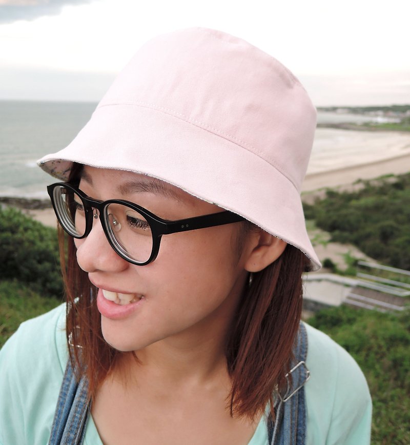 White Blue Floral X pink cotton handmade limited edition hat - หมวก - ผ้าฝ้าย/ผ้าลินิน สึชมพู