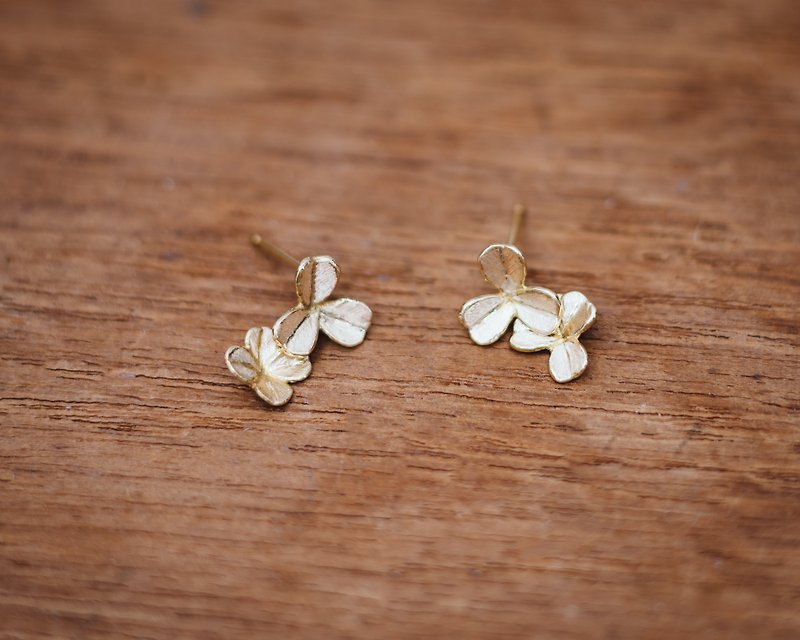 18K Clover - small earrings - gold - gift for her - flower - hypo-allergenic - Earrings & Clip-ons - 24K Gold Gold