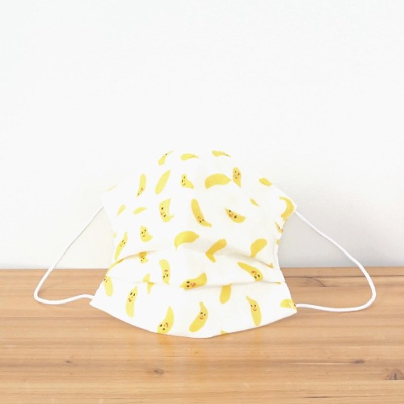 [台灣限定] 可洗滌、舒適且可愛的手工立體口罩 Banana White 日本布料 | TEMARIYA - 口罩/口罩收納套 - 棉．麻 白色