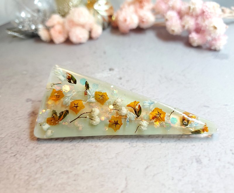 Spring Garden Symphony Preserved Flower Resin Hairpin - Hair Accessories - Resin Green