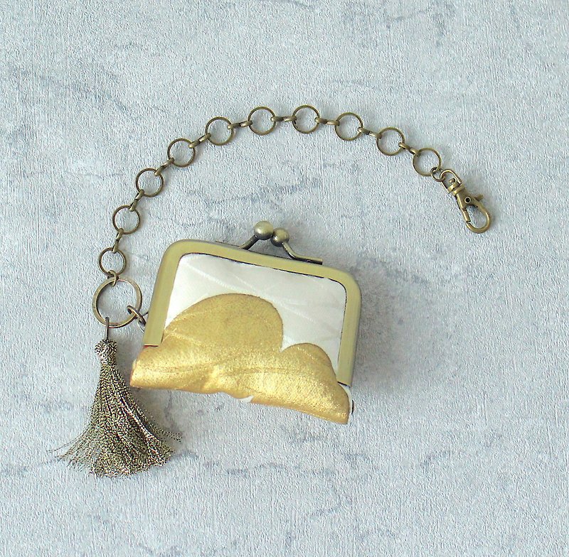 The ring keeper with the chain  / gold butterfly - Toiletry Bags & Pouches - Silk 