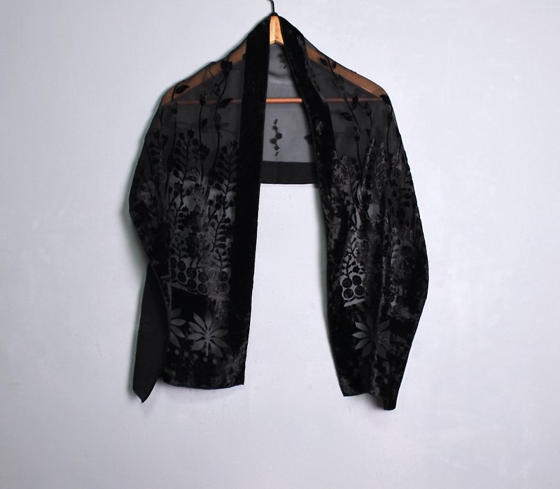 FOAK vintage / black / velvet skin pattern shawl scarf - ผ้าพันคอถัก - วัสดุอื่นๆ 