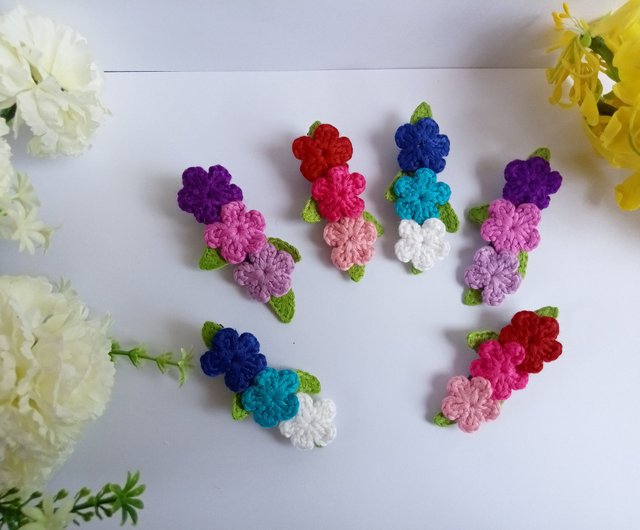 Crochet flower hair clips