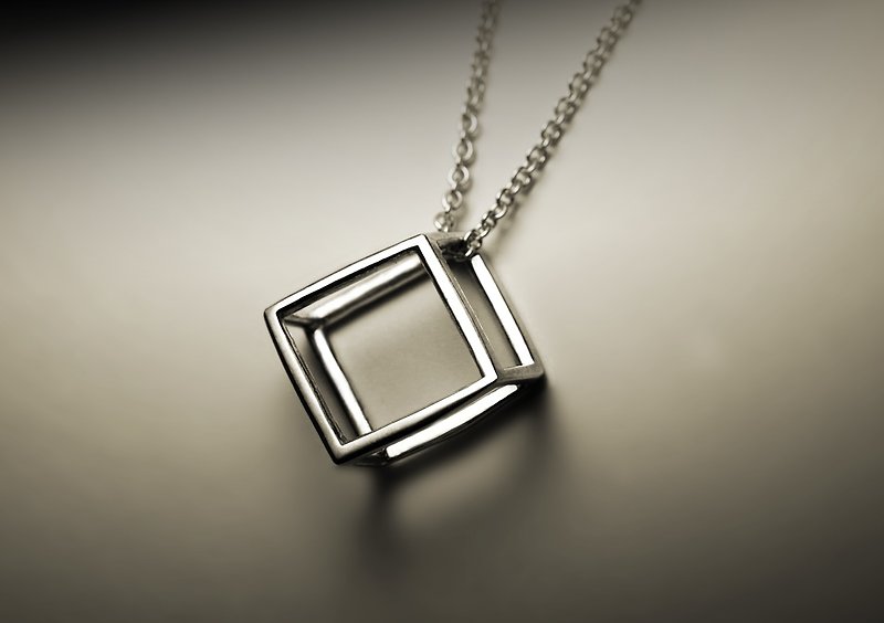 中空ダイヤモンド立体構造ネックレス - ネックレス - 金属 シルバー
