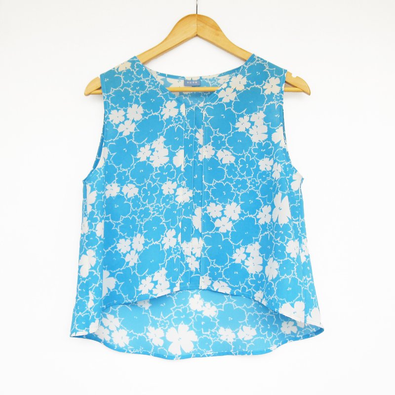 Spring and summer, water sleeveless shirt - Women's Tops - Paper Blue