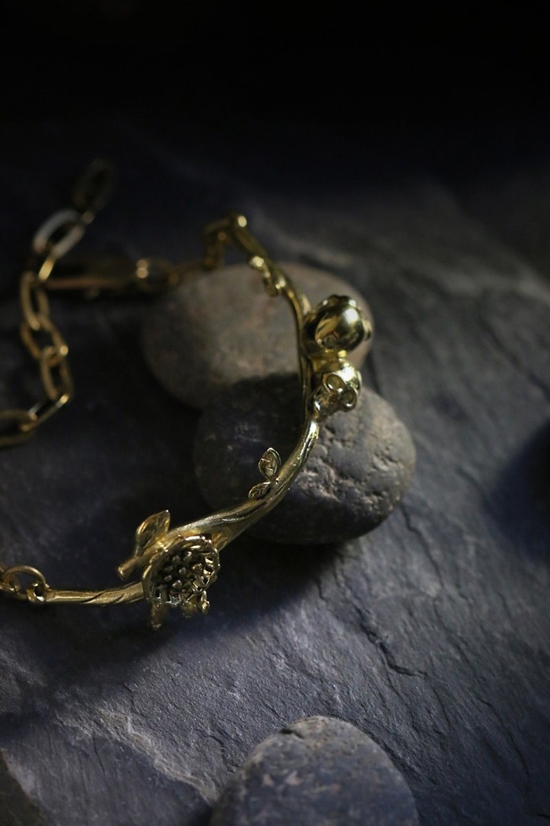 Skull on branch bracelet by DEFY. - 手鍊/手鐲 - 其他金屬 