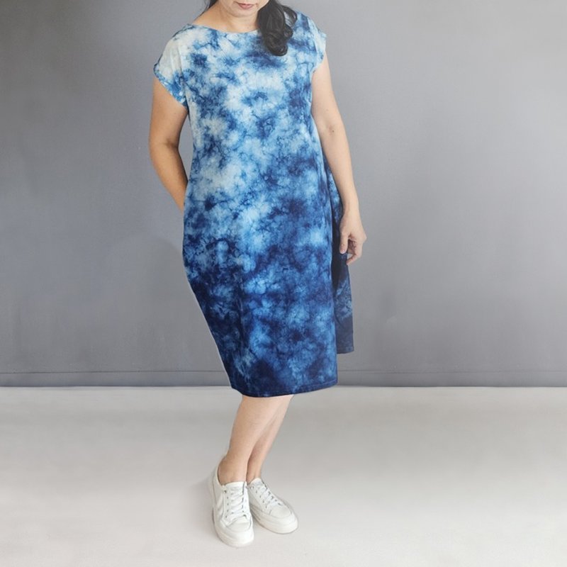 Aizen-blue flower balloon dress - ชุดเดรส - ผ้าฝ้าย/ผ้าลินิน สีน้ำเงิน