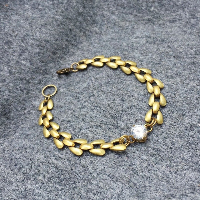 May leaves :: Stone Bronze bracelet - retro fashion / exchange gifts / birthday gift / gift bracelet bracelet custom design - Bracelets - Other Materials Gold