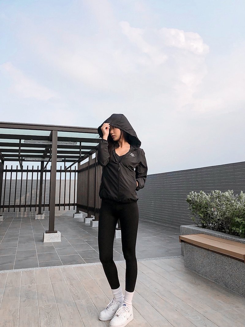 ISFN Women's Anti-UV Lightweight and Cool Feeling Hooded Jacket - เสื้อฮู้ด - ผ้าฝ้าย/ผ้าลินิน สีดำ