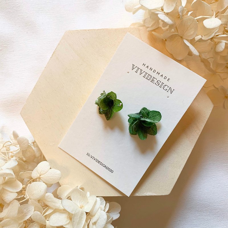 vividesign spring earrings without flowers - ต่างหู - พืช/ดอกไม้ สีเขียว