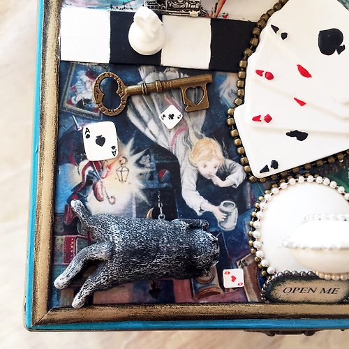 Green Alice box, Alice in Wonderland, White rabbit, Ring holder,  Personalized gift, To order