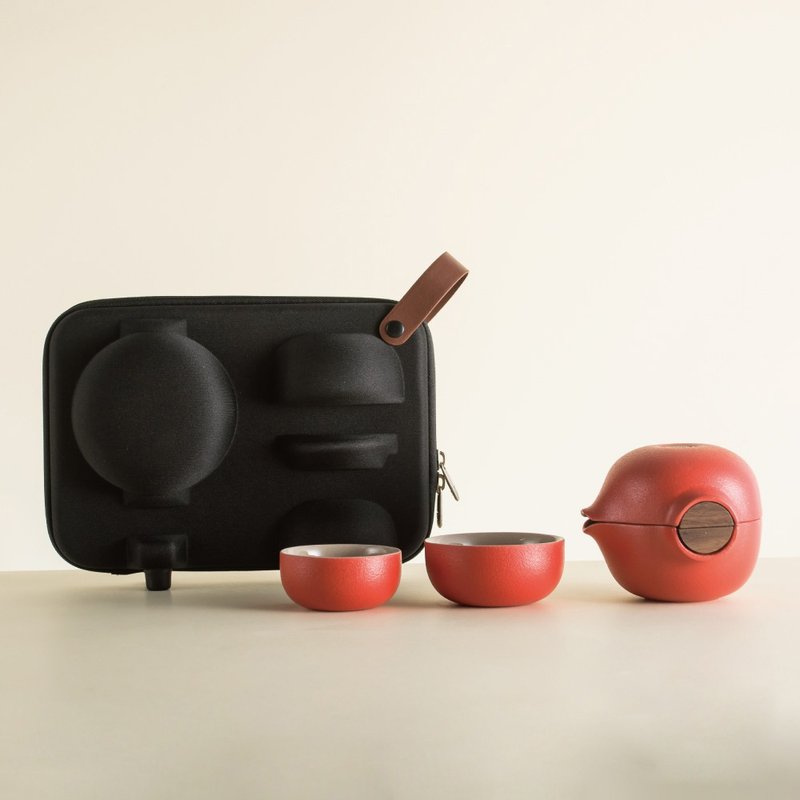 [LOHAS] Xicongtianxiang travel tea set won the Taiwan Golden Pin Design Award - Teapots & Teacups - Pottery Red