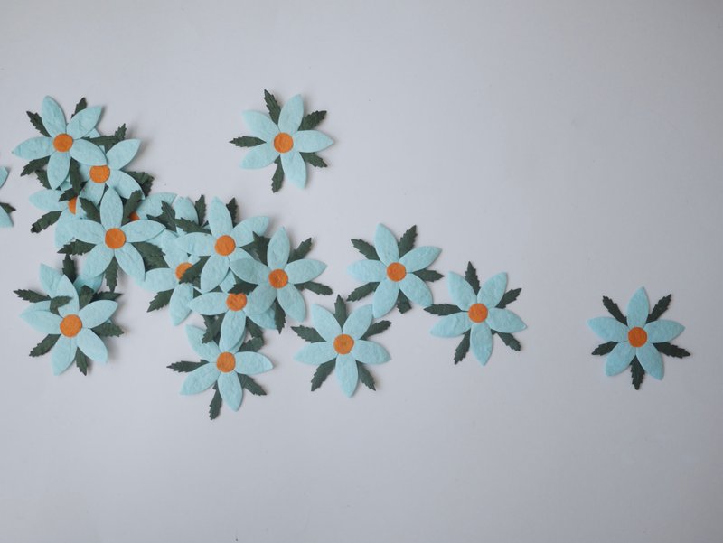 paper flower, 50 pcs. small scrapbook daisy  paper, size 4.5 cm. blue mint color - 其他 - 紙 紫色