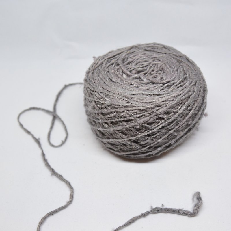 Hand twist banana silk thread _ gray _ fair trade - Knitting, Embroidery, Felted Wool & Sewing - Plants & Flowers Gray