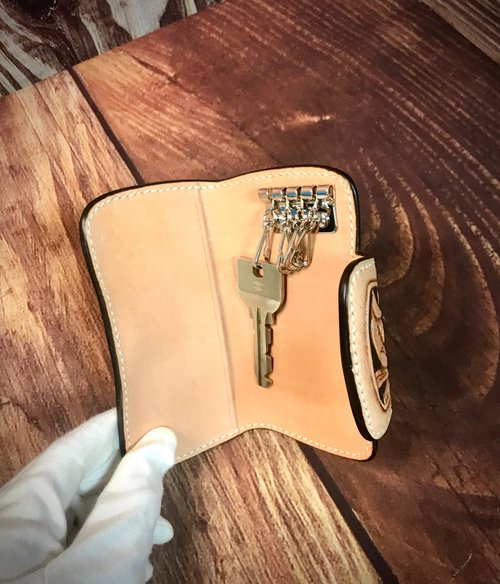 Leather key case/Leather carving/Leather key case - Shop marie