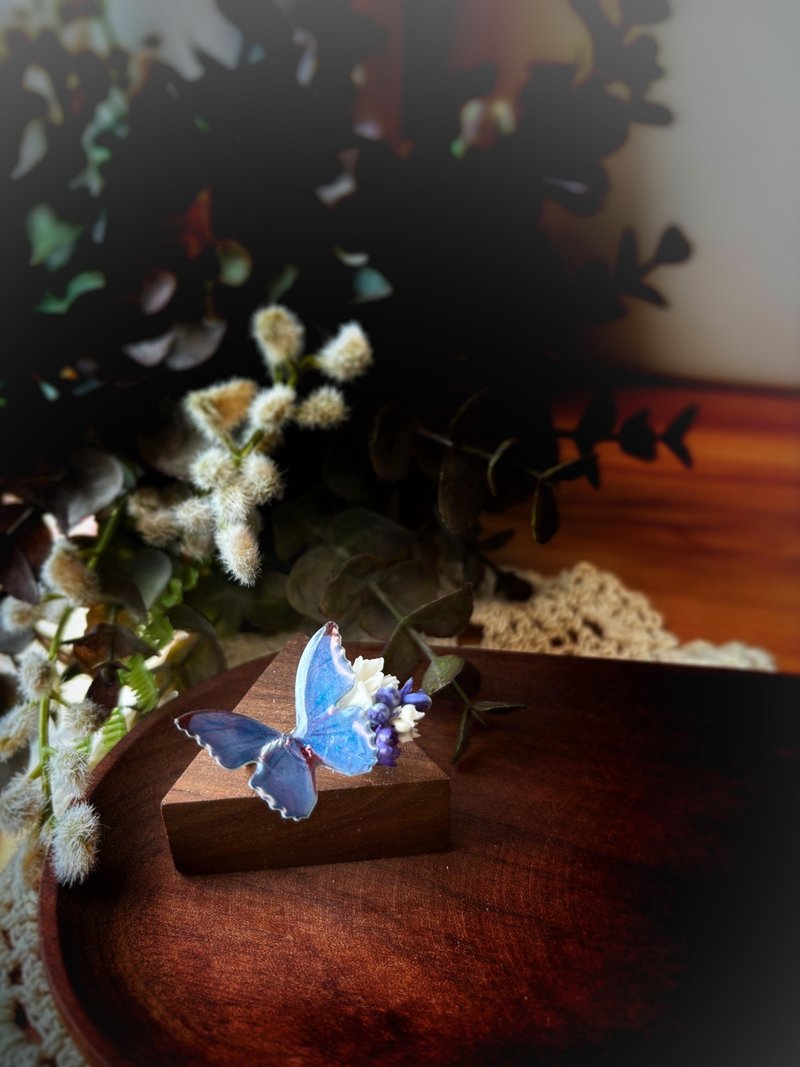紫の蝶と本物の花のリング - リング・指輪 - 寄せ植え・花 ブルー