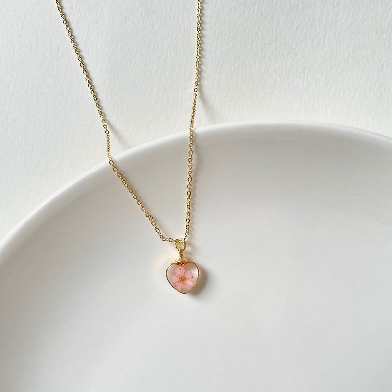 Necklace 14k Gold plum blossom flower Risin heart pendant necklace - 項鍊 - 植物．花 