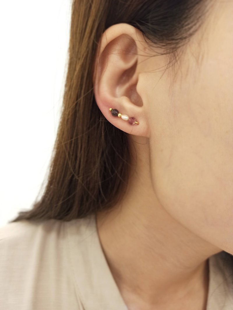 earring. Tourmaline*Pearl Draping Applique Horizontal 18K Gold Earrings Earrings - ต่างหู - เครื่องเพชรพลอย หลากหลายสี