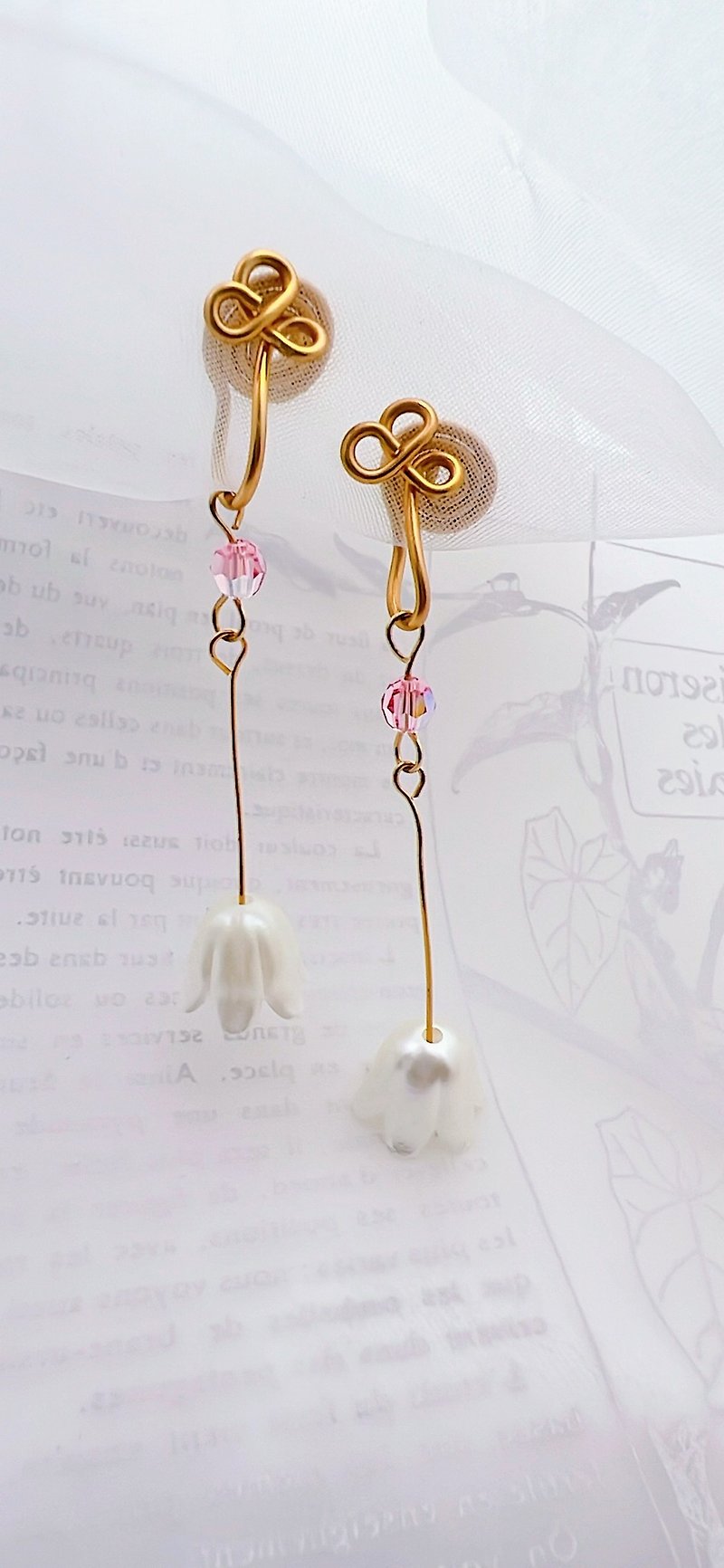 |Small flower earrings|Swarovski crystal painless patented Clip-On temperament long earrings customized - ต่างหู - วัสดุอื่นๆ หลากหลายสี